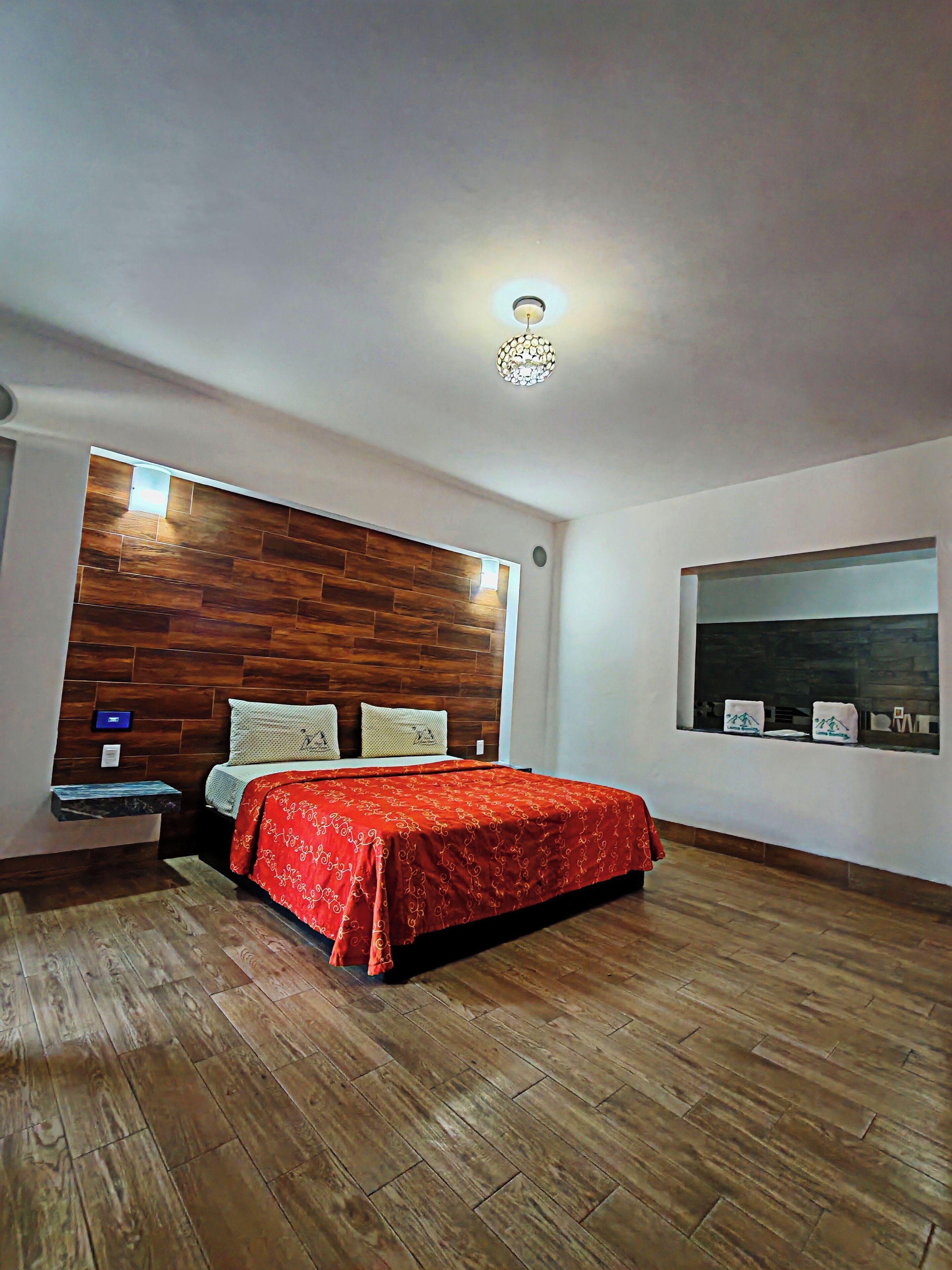 Standard Room | Desk, free WiFi