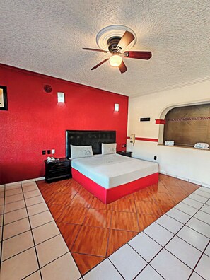 Standard Room | Desk, free WiFi