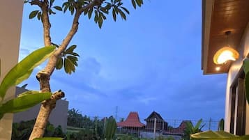 Villa, 2 Bedrooms, Balcony, Pool View | Living area