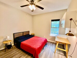 2 dormitorios, tabla de planchar con plancha, wifi y ropa de cama