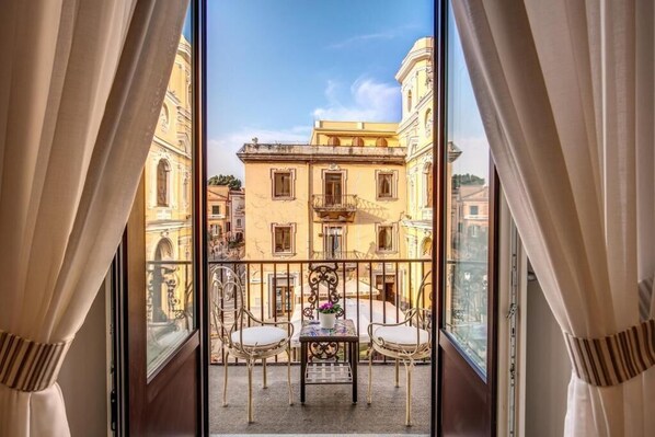 Deluxe Double Room, Balcony, City View | Balcony - Sorrento Square Suites (Sorrento)