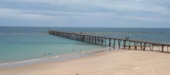 Coastal Comfort Meets Convenience - Your Ideal Beach Getaway