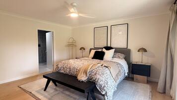 Fer et planche Ă  repasser, Wi-Fi, draps fournis