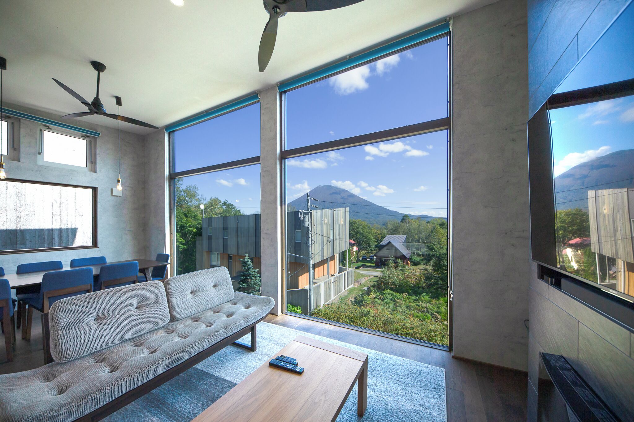 Télévision à écran plat