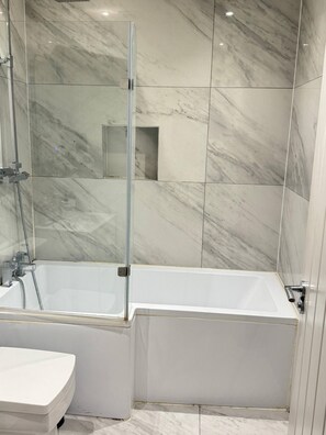 Apartment, 3 Bedrooms | Bathroom - Finchley Unique Home (London)