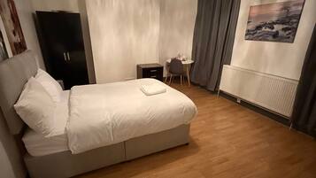 Chambre, 1 chambre, balcon, vue ville | 1 chambre