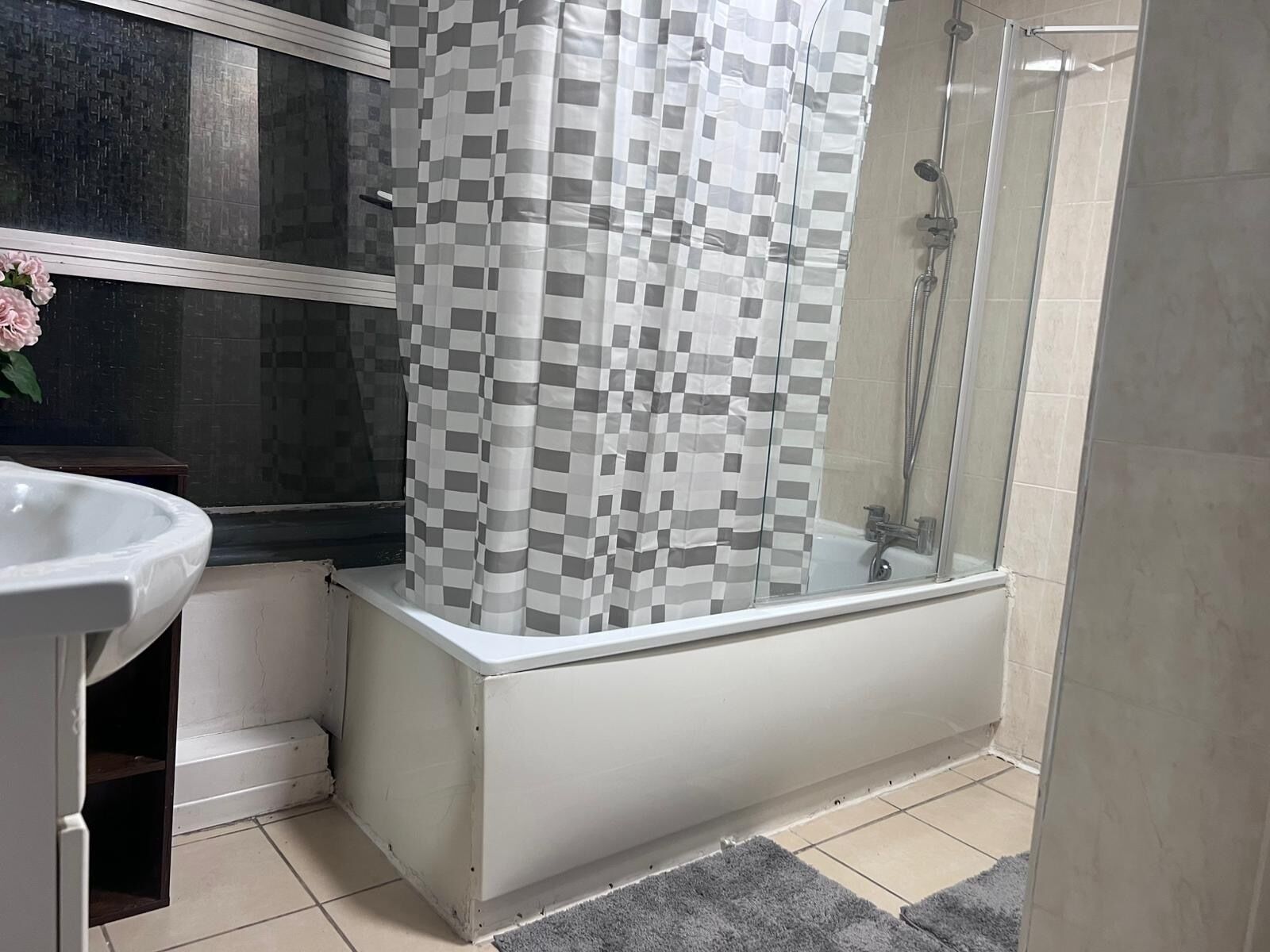 Room, 1 Bedroom, Balcony, City View | Bathroom