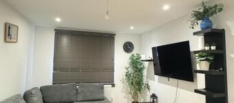 Erith Cosy Retreat Home