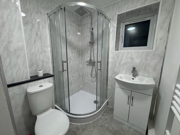 公寓, 1 間臥室, 露台, 花園景 | 浴室