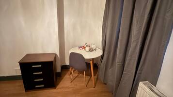 Shared Dormitory, 1 Bedroom, Balcony, Garden View | Interior