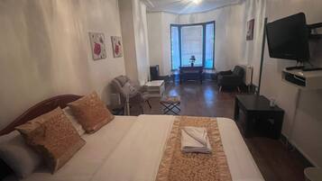 Shared Dormitory, 1 Bedroom, Balcony, Garden View | 1 bedroom