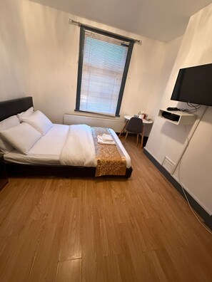 Shared Dormitory, 1 Bedroom, Balcony | 1 bedroom - Room-arsenal Stadium Home for all (London)