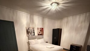 Unclassified image, 4 of 13, button - Room-arsenal Stadium Home for all (London)