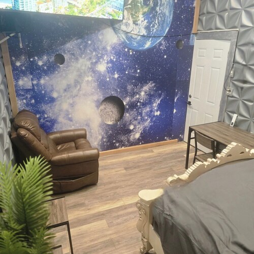 Hidden Gem Guesthouse in Vallejo with Spa and Outdoor Kitchen