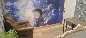 Hidden Gem Guesthouse in Vallejo with Spa and Outdoor Kitchen