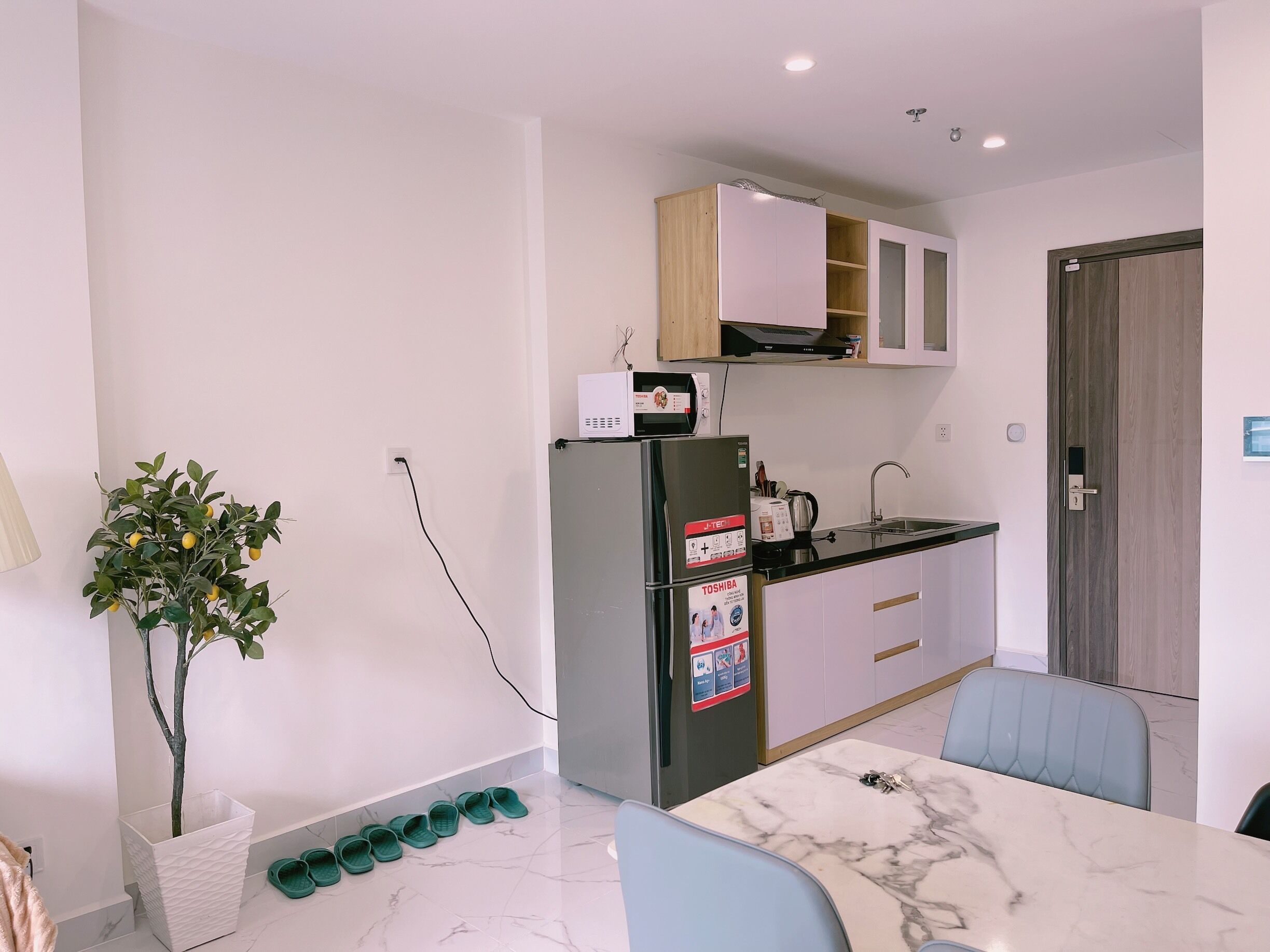 Royal Apartment, 2 Bedrooms, Balcony, Pool View | Private kitchen | Electric kettle, dining table