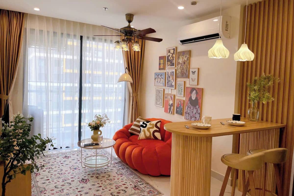 Apartemen Mewah, 1 kamar tidur, balkon, pemandangan kolam renang | Area keluarga | TV layar datar