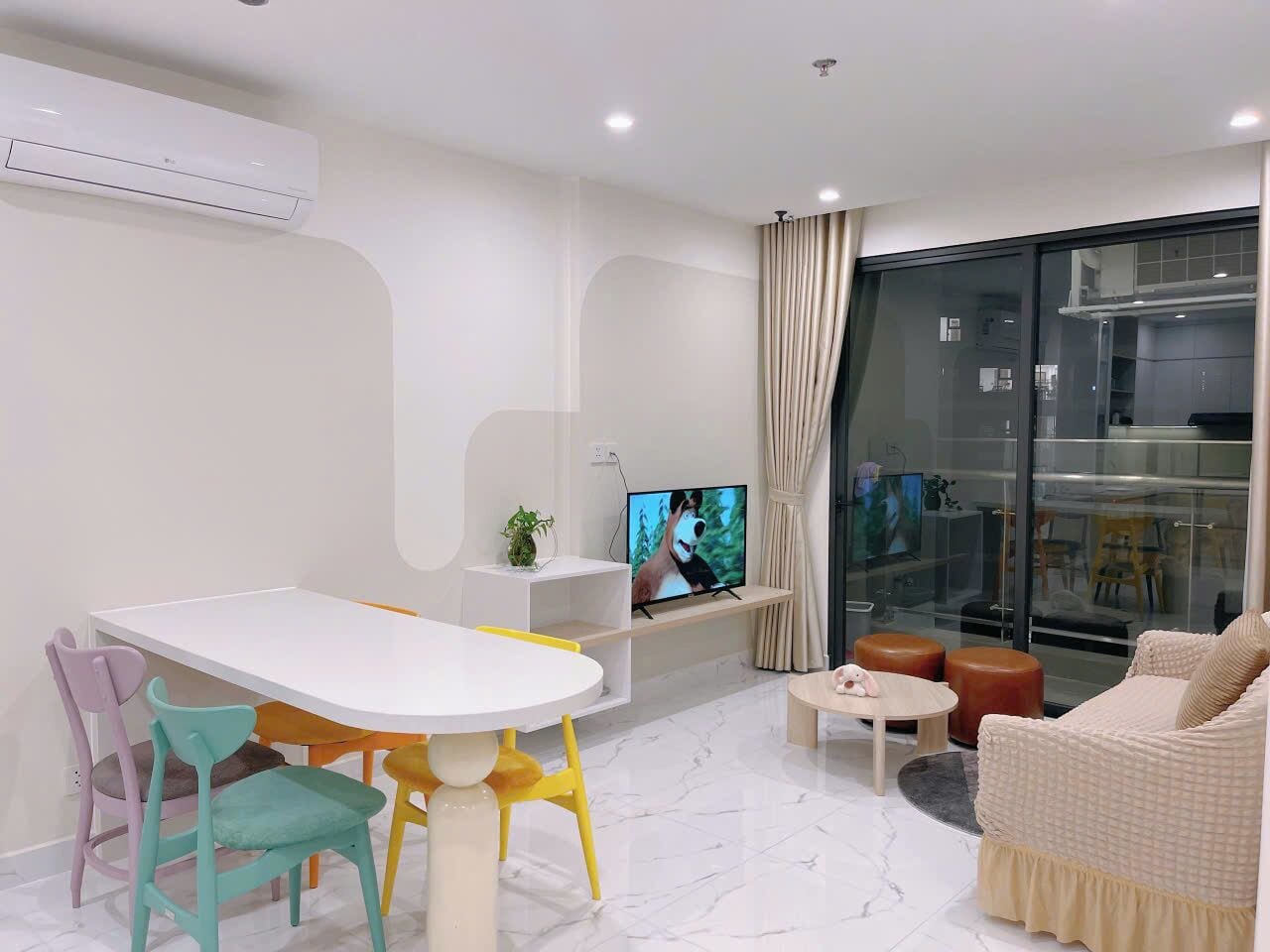 Televisión de pantalla plana