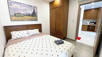 Business Apartment, 2 Bedrooms, Balcony, Courtyard View | Free WiFi
