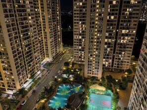 Romantisches Apartment, 1 Schlafzimmer, Balkon, Poolblick | Ausblick vom Zimmer