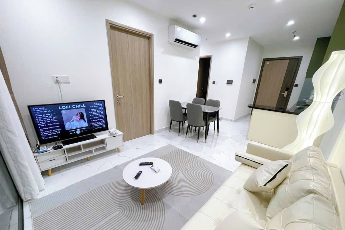Apartemen Superior, 2 kamar tidur, balkon, pemandangan sungai | Area keluarga | TV layar datar