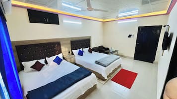 Free WiFi, bed sheets
