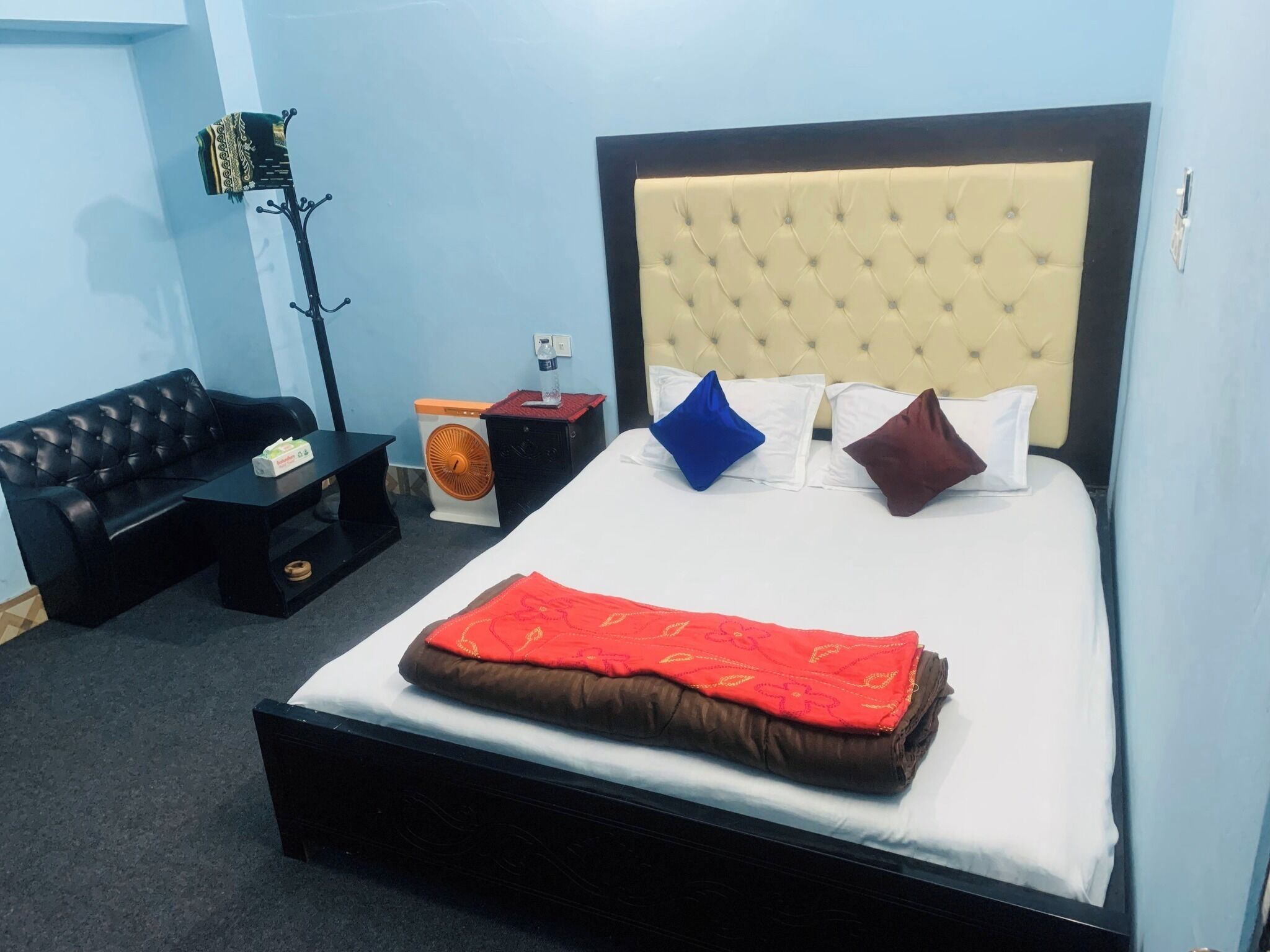 Free WiFi, bed sheets