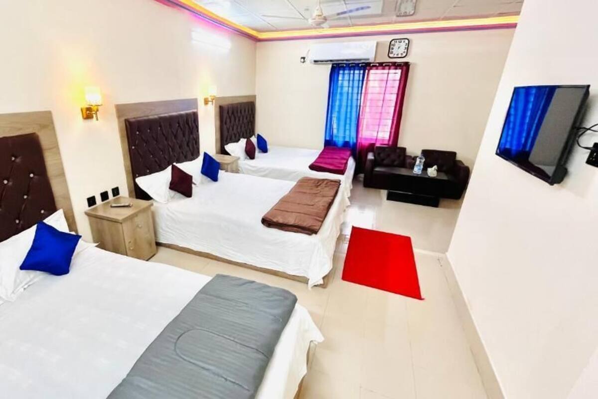 WiFi (free), bed sheets