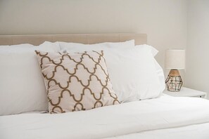 3 bedrooms, iron/ironing board, WiFi, bed sheets