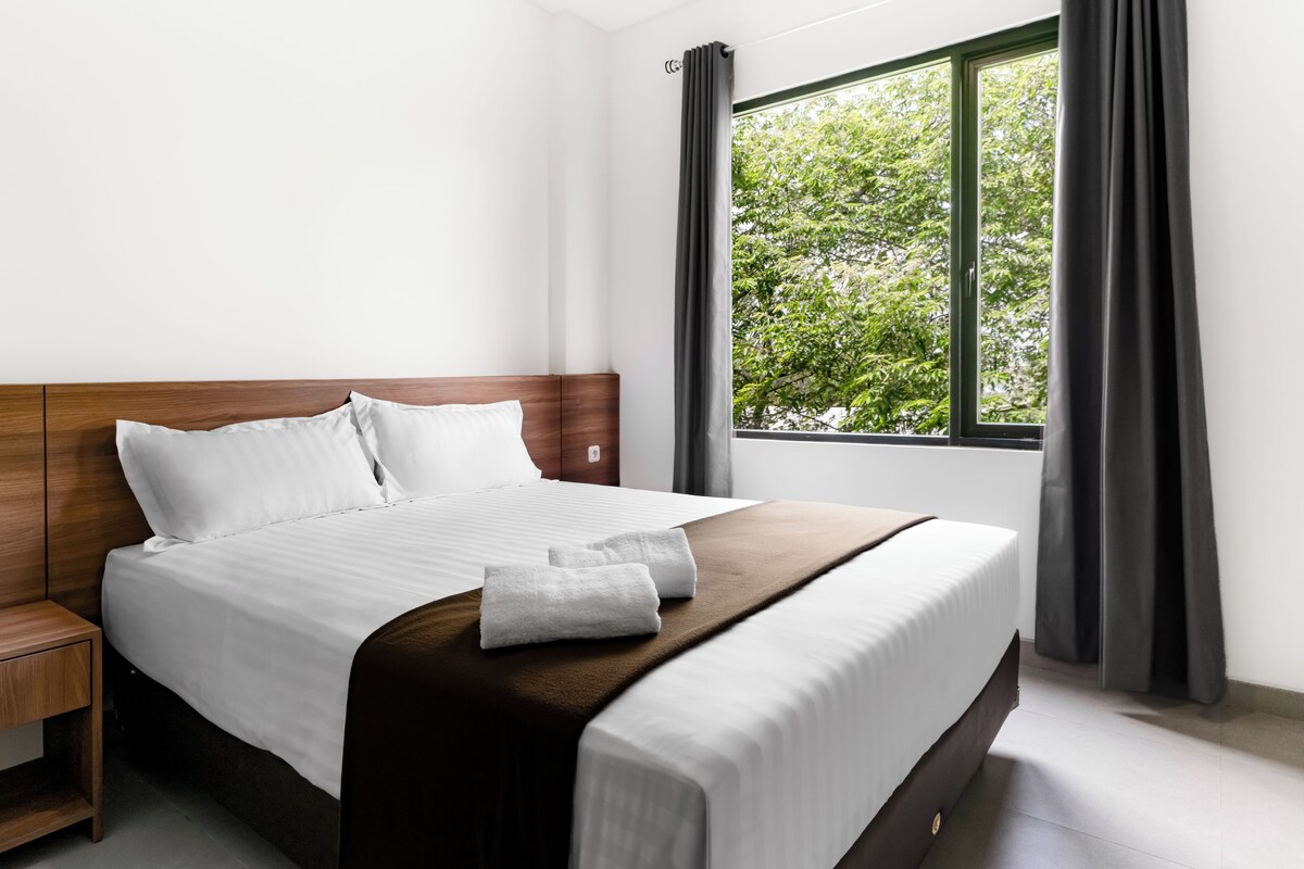 Standard Double Room | Desk, laptop workspace, WiFi (free), bed sheets