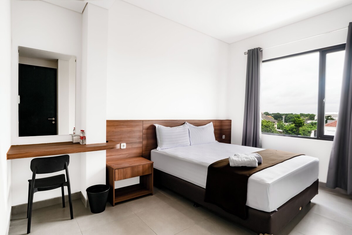 Superior Double Room, 1 Queen Bed | Desk, laptop workspace, WiFi (free), bed sheets
