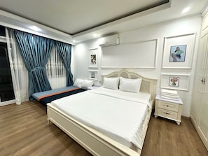 Caja de seguridad en la habitación y escritorio