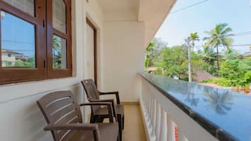 Kamar Quadruple Keluarga, pemandangan taman | Ruang kerja ramah laptop dan Wi-Fi gratis