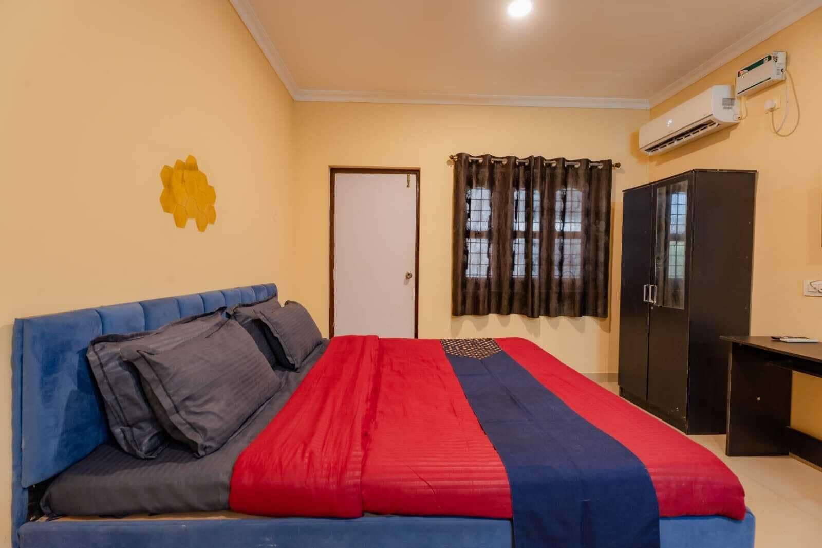 Family Apartment | Premium bedding, memory-foam beds, desk, laptop workspace