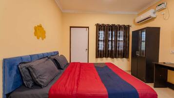 Family Apartment | Premium bedding, memory-foam beds, desk, laptop workspace