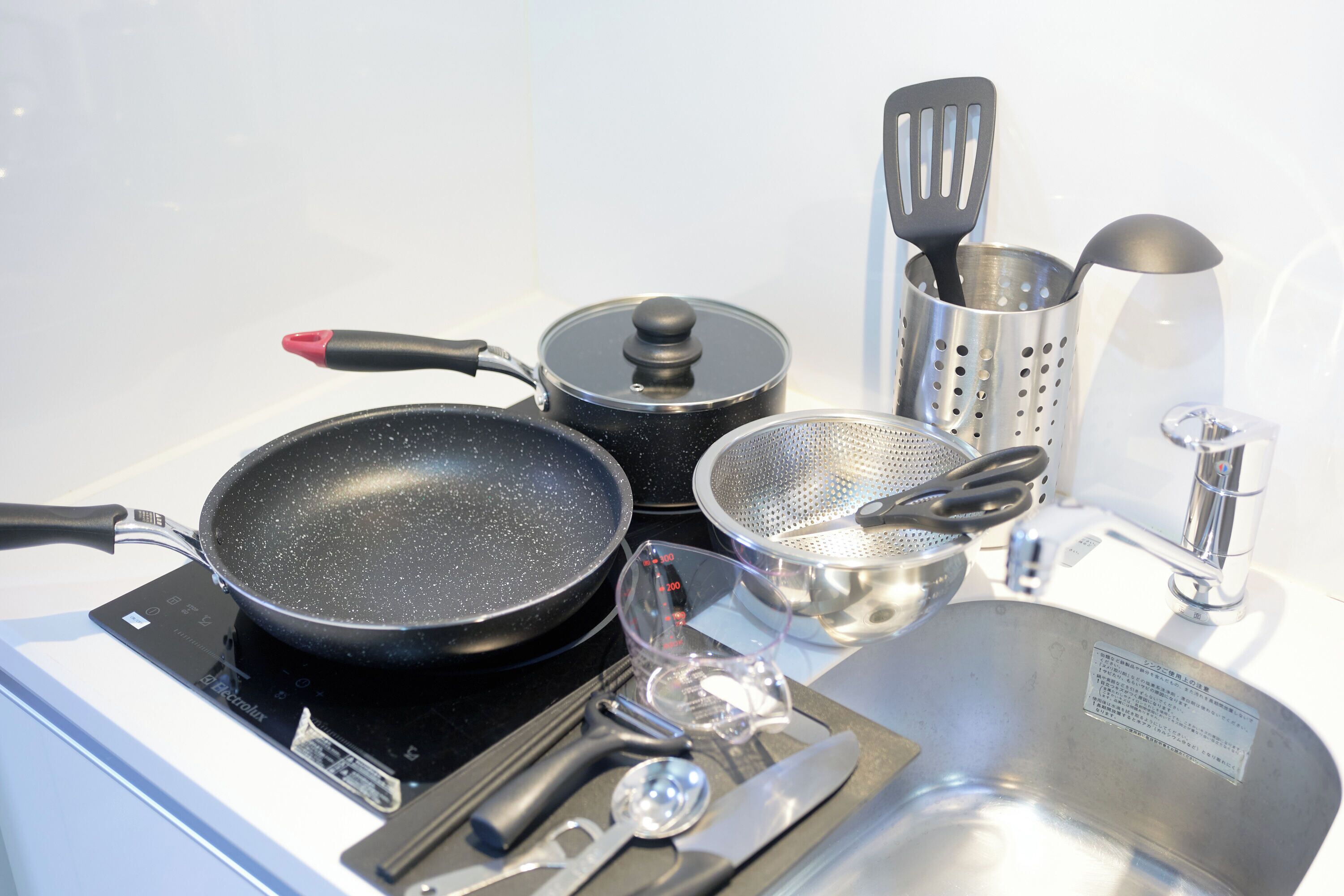 Apartment | Private kitchen | Fridge, microwave, stovetop, cookware/dishes/utensils