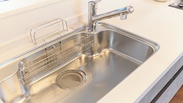 Leilighet | Eget kjøkken | Kjøleskap, mikrobølgeovn, kokeplater og kjøkkenutstyr