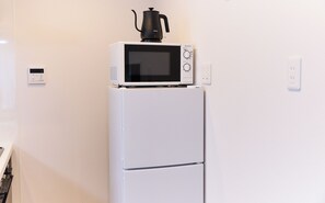 Apartment | Eigene Küche | Kühlschrank, Mikrowelle, Herdplatte, Kochgeschirr/Geschirr/Besteck