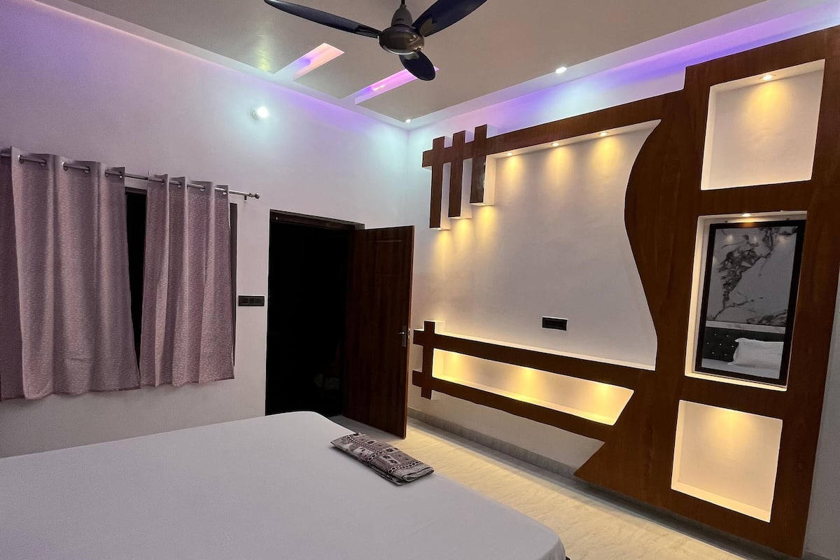 Kahden hengen superior-huone, parveke, näköala pihalle | Silitysrauta/-lauta, ilmainen Wi-Fi