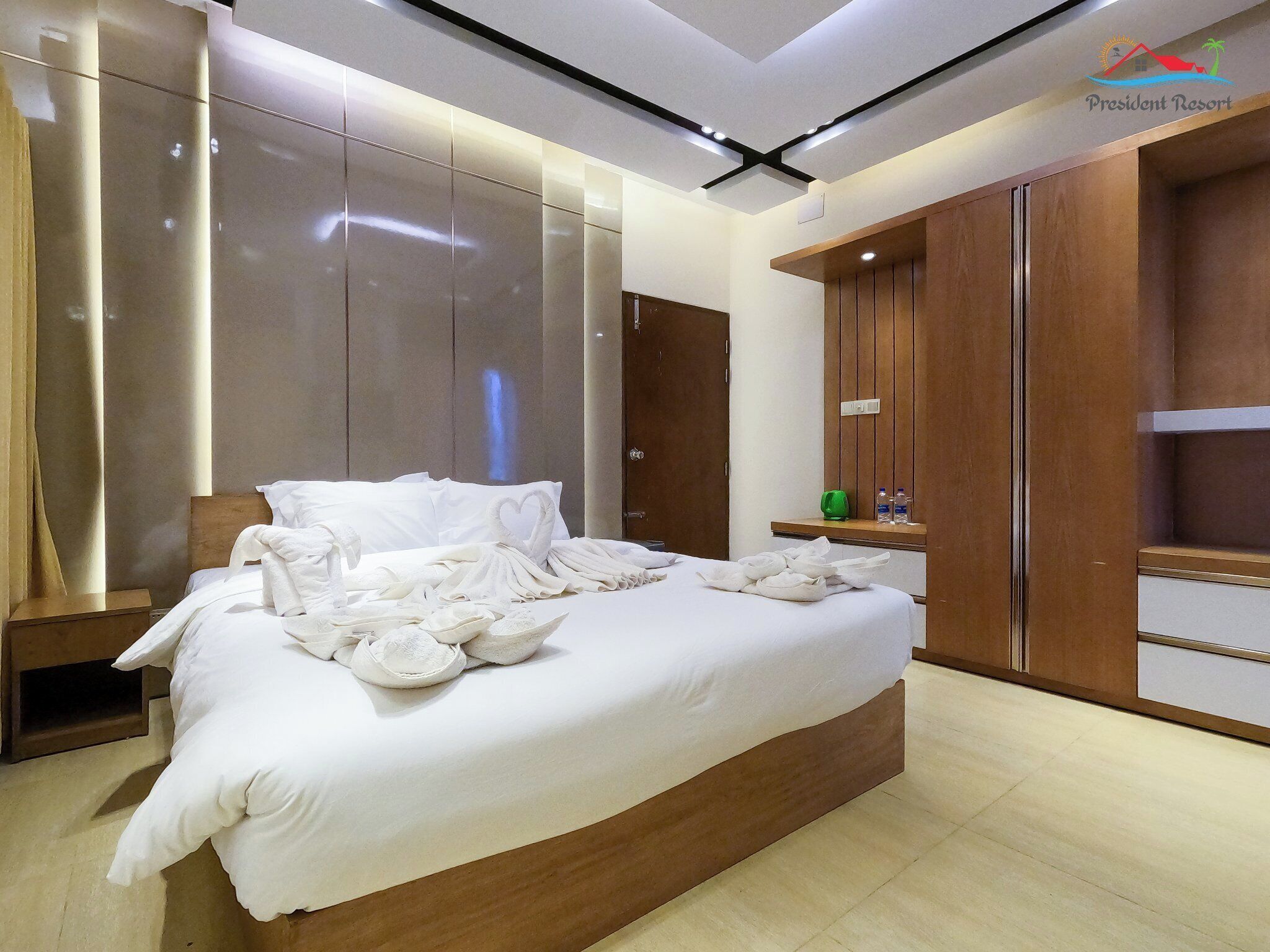 Kahden hengen deluxe-huone, parveke, jokinäköala