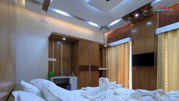 Kamar Double Deluks, balkon, pemandangan sungai | Kamar mandi | Bathtub, perlengkapan mandi gratis, handuk, dan sabun