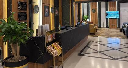 SWAT SERVICED APARTMENTS 5