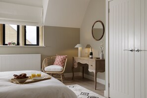 5 bedrooms, iron/ironing board, travel cot, WiFi