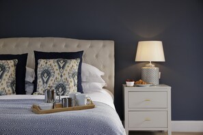 3 Schlafzimmer, Schreibtisch, Bügeleisen/Bügelbrett, Reisekinderbett