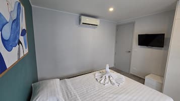 Apartment, Balcony, Mountain View | In-room safe, blackout drapes, iron/ironing board, free WiFi