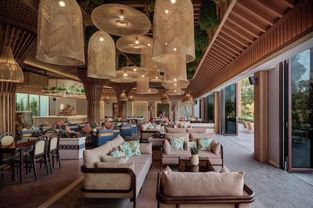 Restaurant. Samanea Wellness Resort