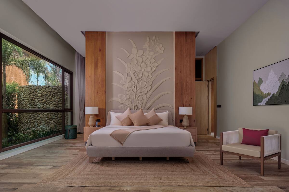 Garden Villa | In-room safe, desk, blackout drapes, iron/ironing board