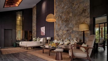 Hill Villa | In-room safe, desk, blackout drapes, iron/ironing board