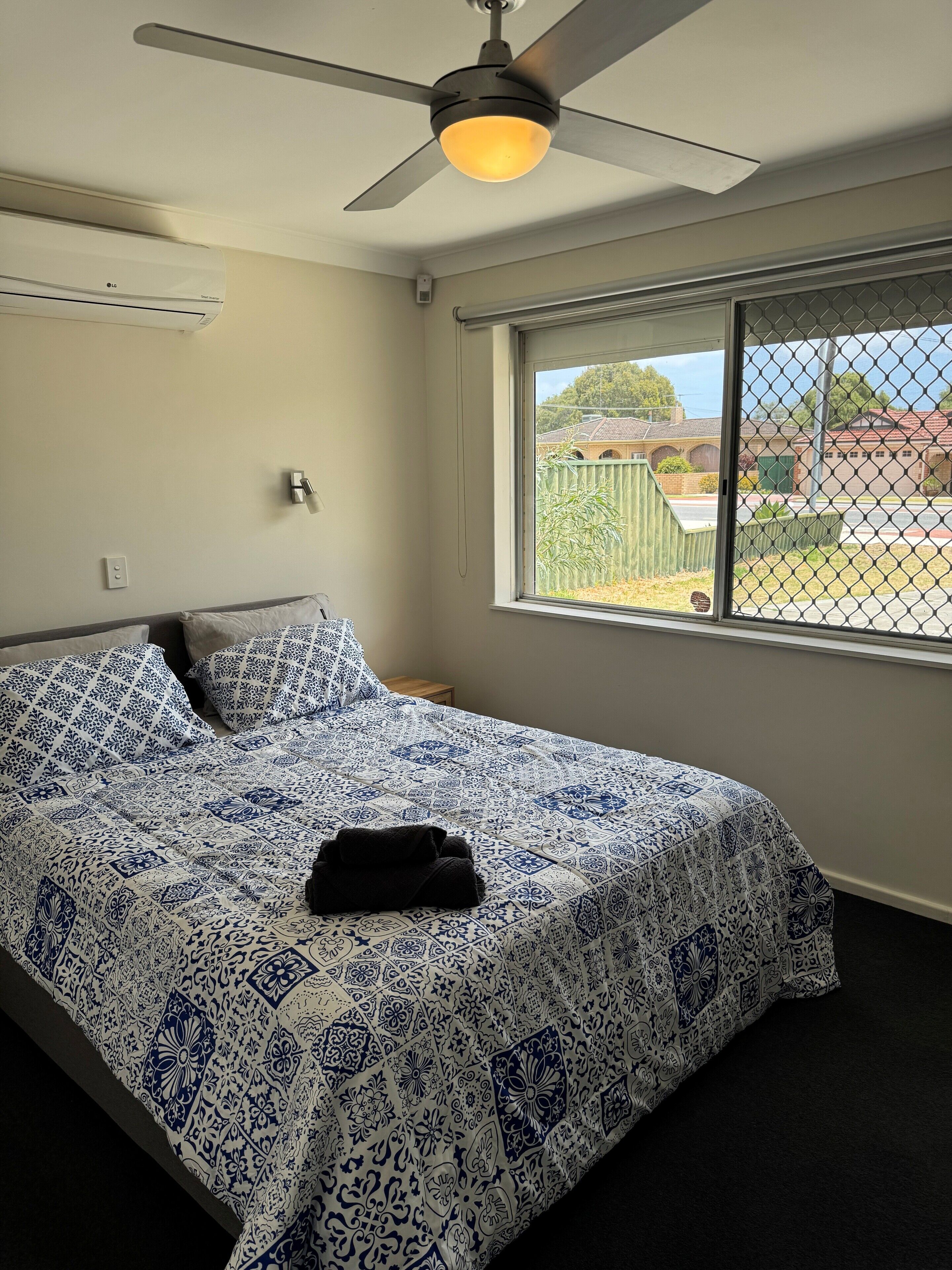 2 chambres, fer et planche à repasser, Wi-Fi, draps fournis