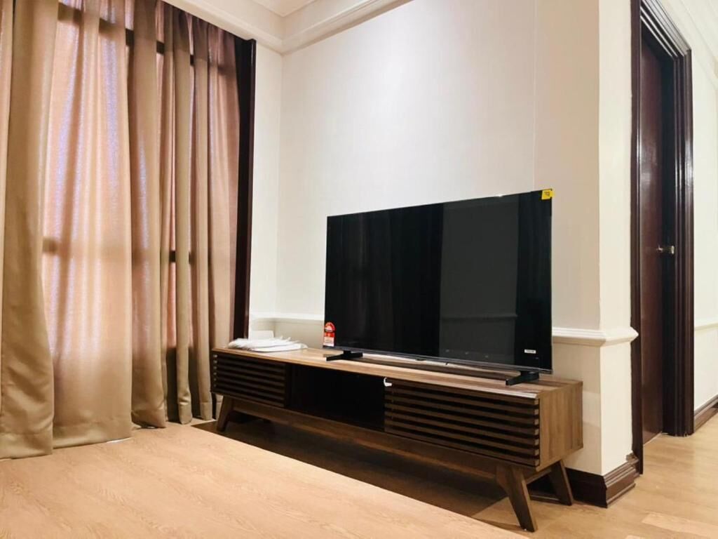 Tabla de planchar con plancha y wifi gratis 